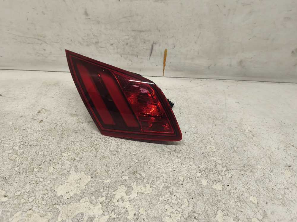 FEU ARRIERE GAUCHE PEUGEOT - Vue 1